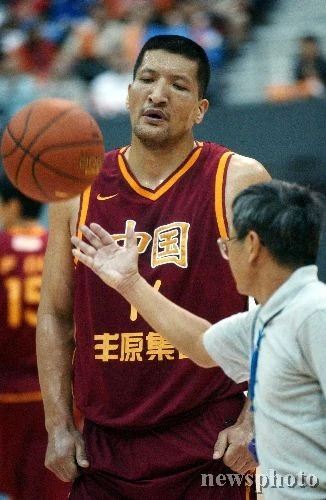 如何通过团队协作策略提升整体篮球水平_0
